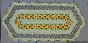 2014_July 1_Daisy Table Runner-Optimized