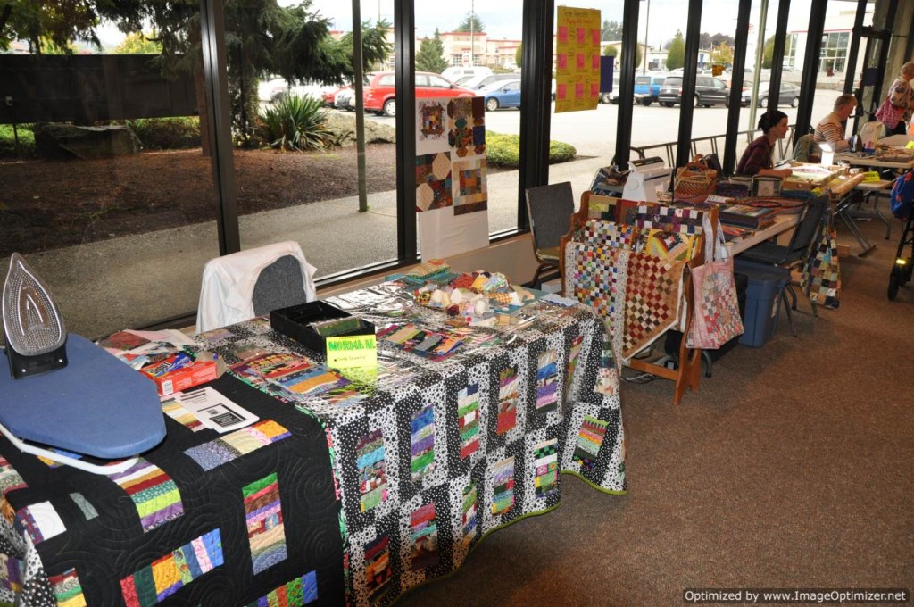 table toppers Silver Thimble Quilting